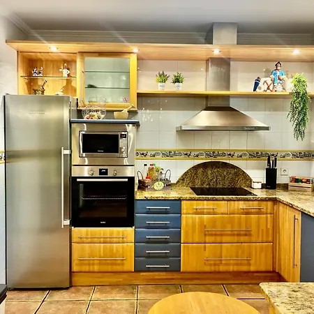 Дом отдыха Caserio Arrigorri Familiar Con Jardin Y Vistas Al Gorbea, Alava *