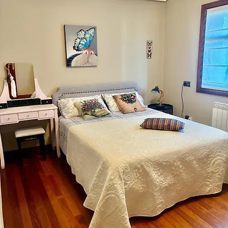 Дом отдыха Caserio Arrigorri Familiar Con Jardin Y Vistas Al Gorbea, Alava